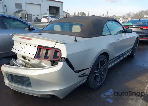 2013 Ford Mustang V6 Premium from USA, damaged, VIN 1ZVBP8EM8D5233595